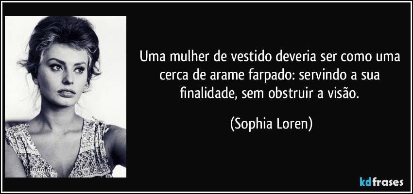 Sofia Loren falando sobre vestido