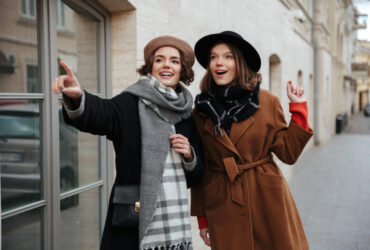 2 mulheres com looks diferentes para o outono inverno